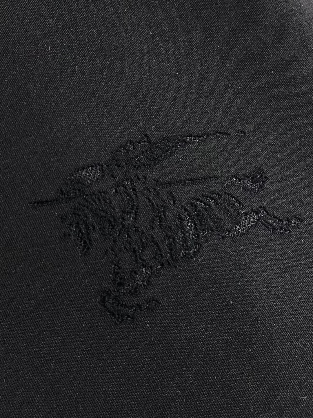 Burberry 2026ss新款战马提花短袖T恤，定织活性双纱纯棉面料！采用32s双纱面料，230g；