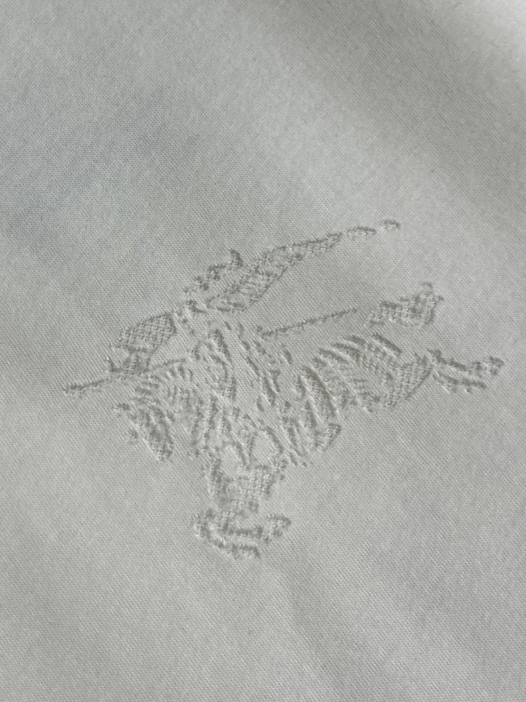 Burberry 2026ss新款战马提花短袖T恤，定织活性双纱纯棉面料！采用32s双纱面料，230g；