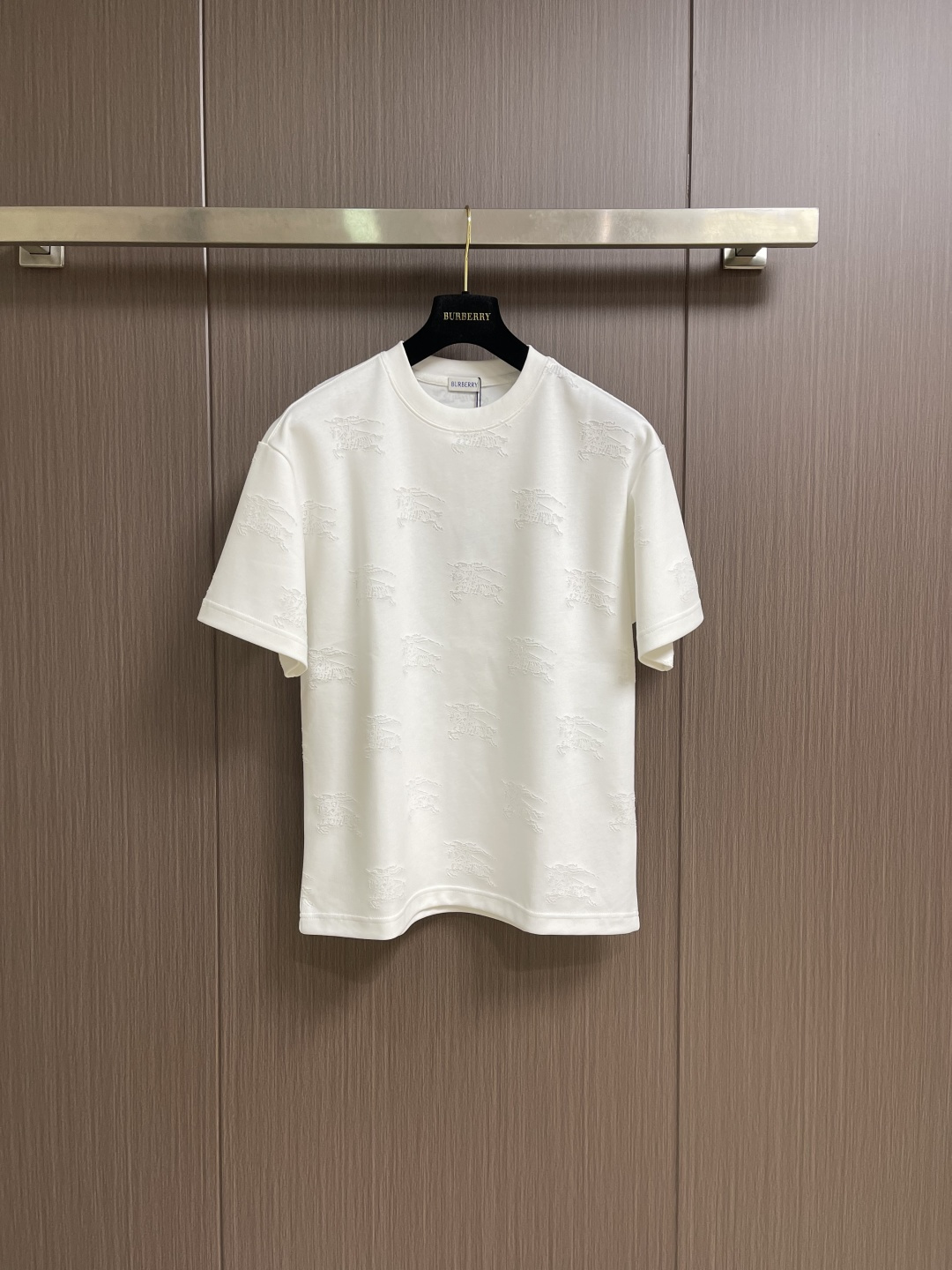 Burberry 2026ss新款战马提花短袖T恤，定织活性双纱纯棉面料！采用32s双纱面料，230g；