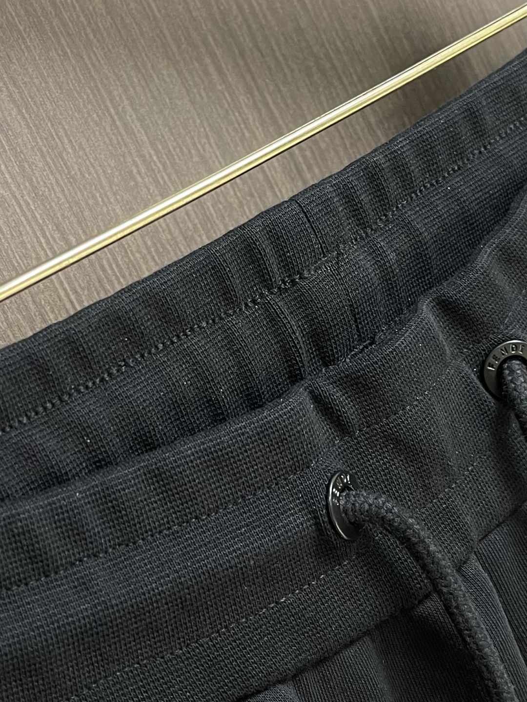 FENDI 2026ss 早春新款侧边双F织带卫裤，客供高支柔软牛肚卫衣面料，透气舒适，柔软贴肤呵护，长