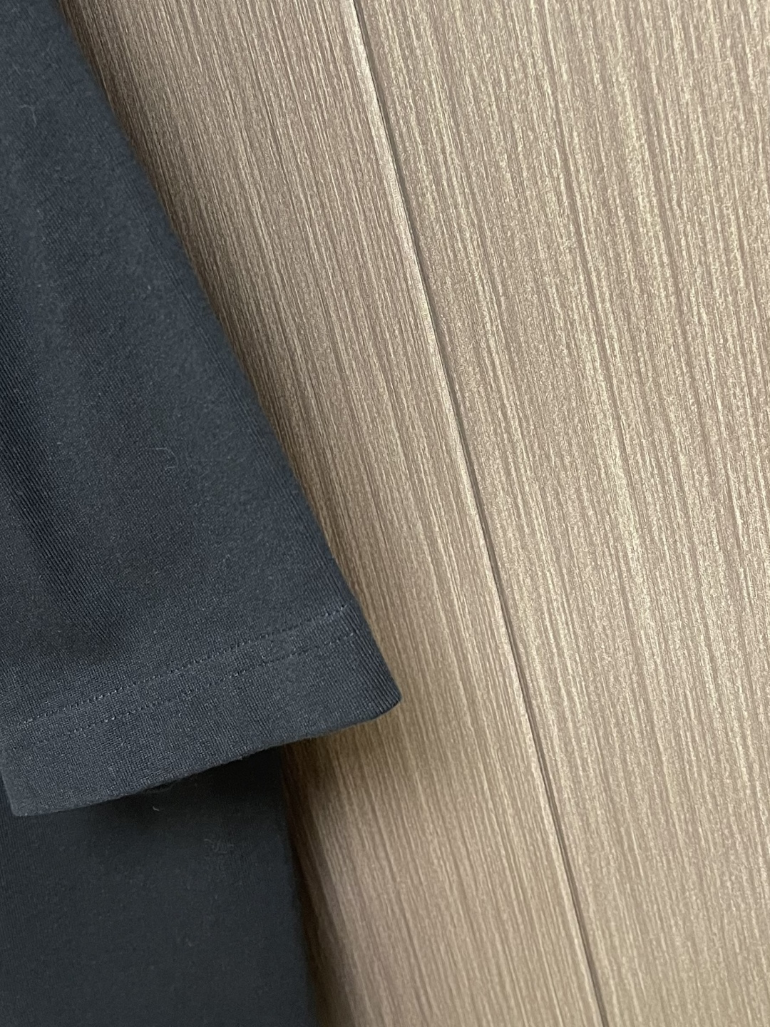 Dior 2026SS早春新款刺绣标识短袖T恤，基础款推荐！百搭战神！字母立体绣花设计．字母logo立体