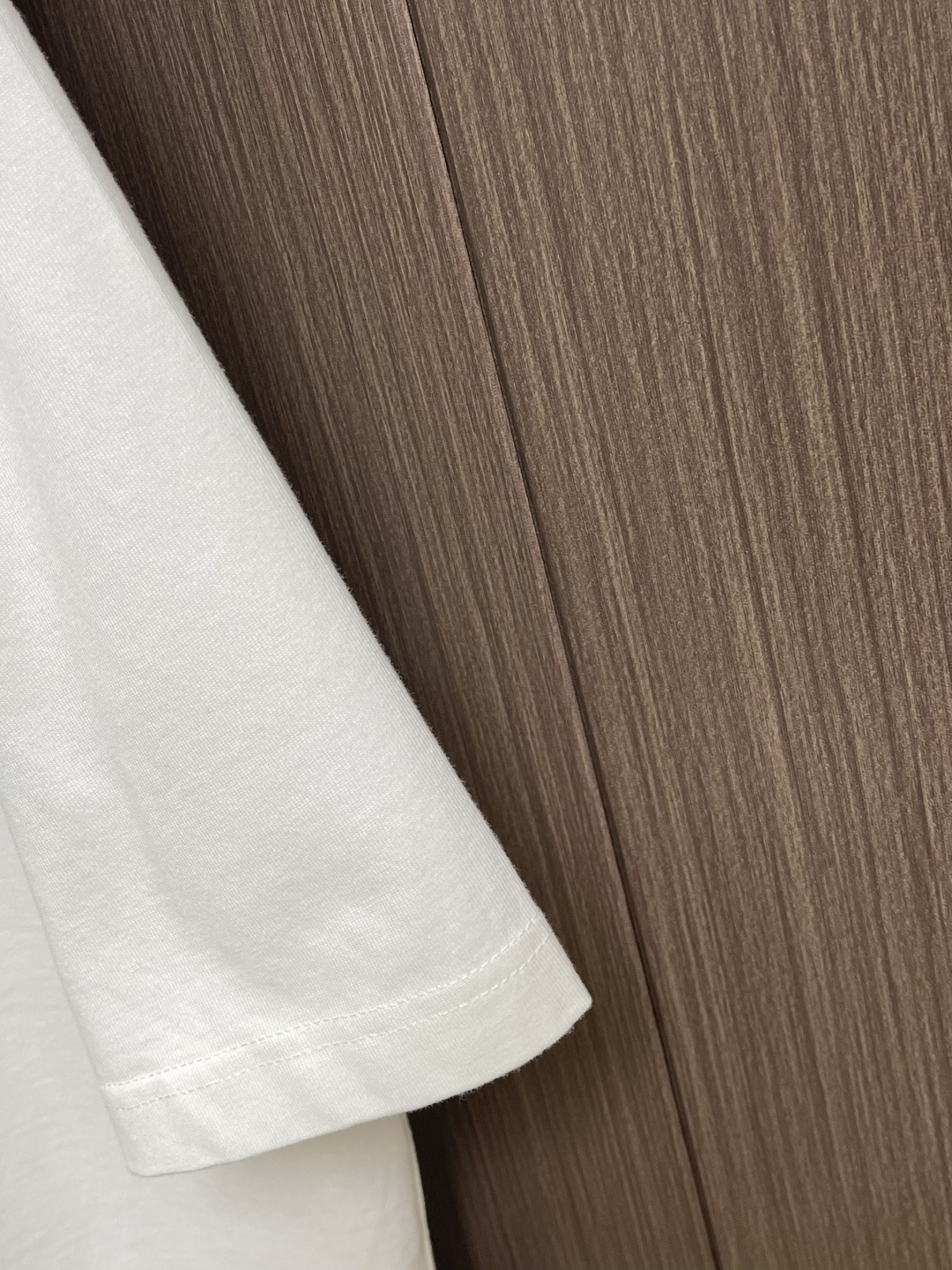 Dior 2026SS早春新款刺绣标识短袖T恤，基础款推荐！百搭战神！字母立体绣花设计．字母logo立体