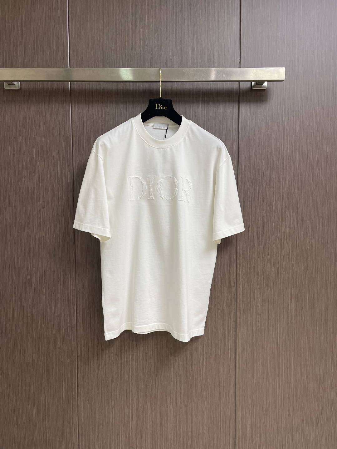 Dior 2026SS早春新款刺绣标识短袖T恤，基础款推荐！百搭战神！字母立体绣花设计．字母logo立体