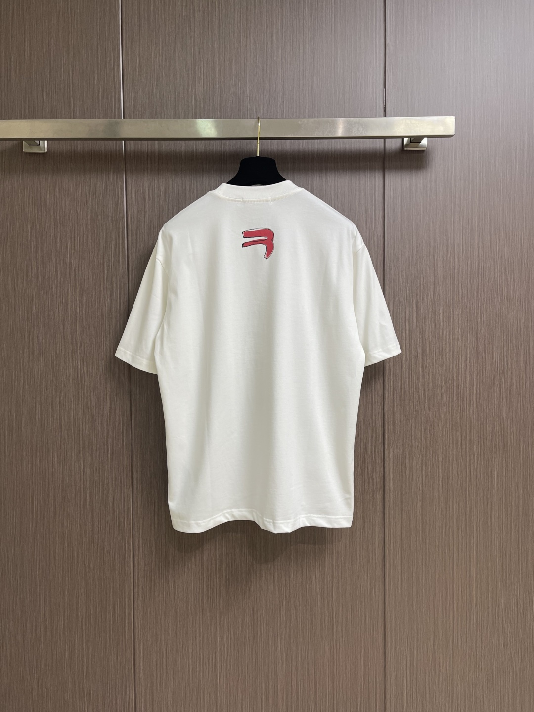 Balenciaga 涂鸦字母logo短袖T恤 独具时尚创意的涂鸦图案 休闲宽松版型 适合各种身材 上身