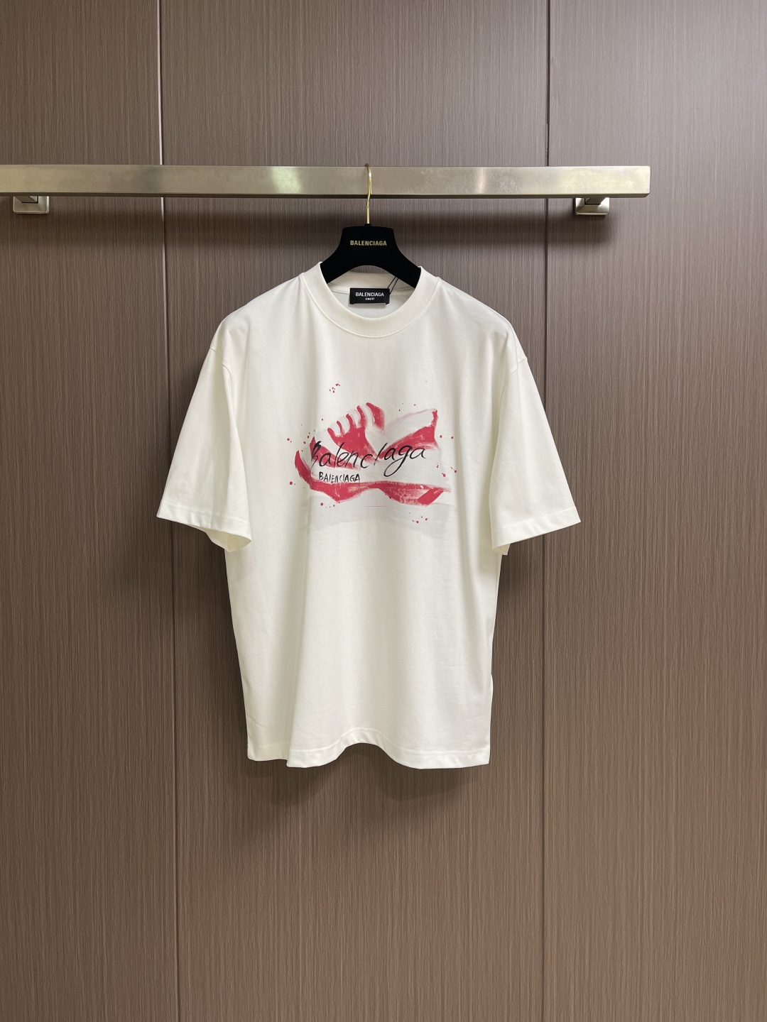 Balenciaga 涂鸦字母logo短袖T恤 独具时尚创意的涂鸦图案 休闲宽松版型 适合各种身材 上身