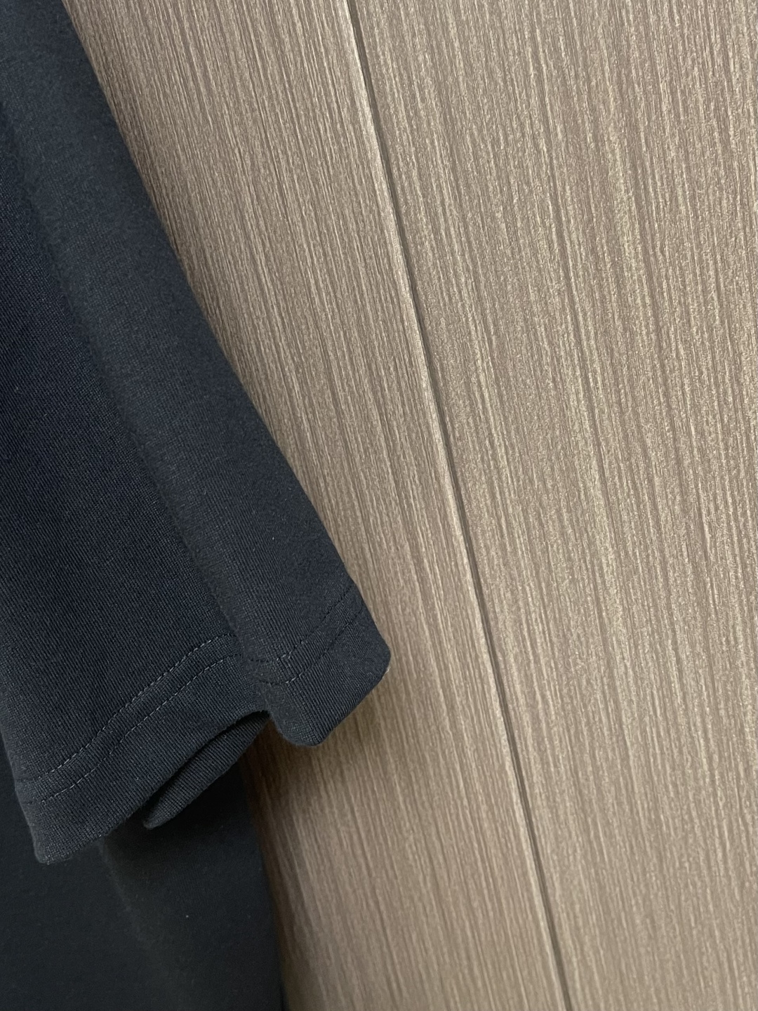 Balenciaga 涂鸦字母logo短袖T恤 独具时尚创意的涂鸦图案 休闲宽松版型 适合各种身材 上身