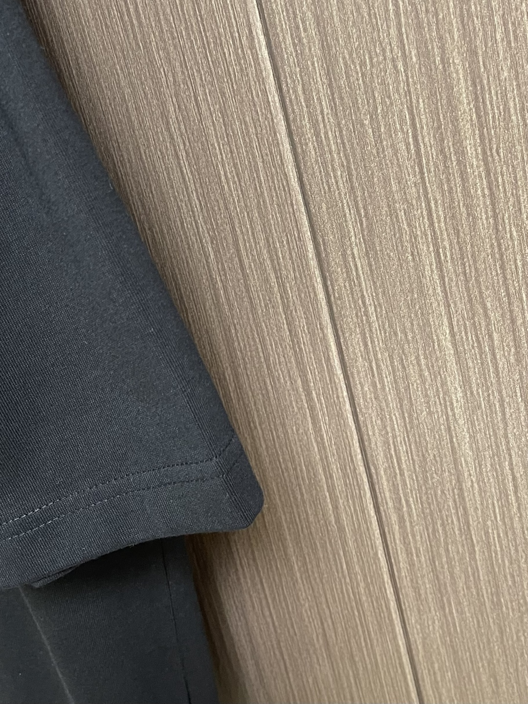 Balenciaga 前后刺绣字母logo标识短袖T恤，百分百定织定染纯棉面料 整体洗水做旧工艺 手感柔