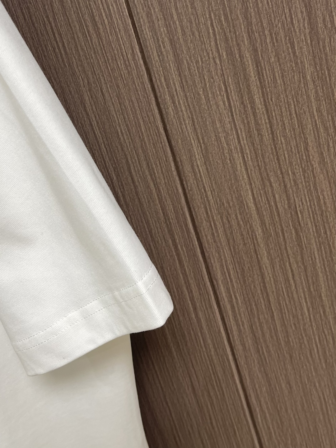 Balenciaga 前后刺绣字母logo标识短袖T恤，百分百定织定染纯棉面料 整体洗水做旧工艺 手感柔