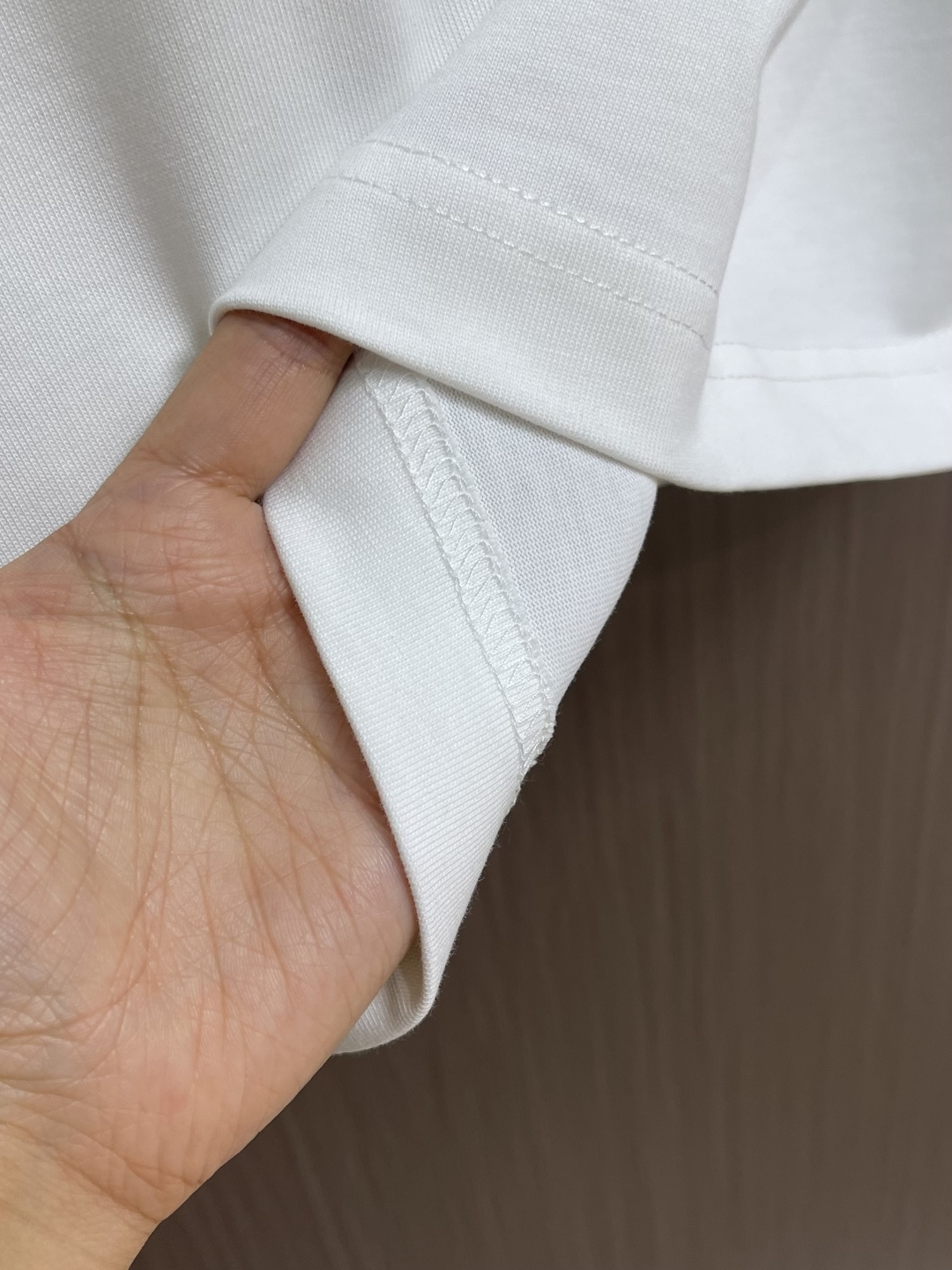 Balenciaga 前后刺绣字母logo标识短袖T恤，百分百定织定染纯棉面料 整体洗水做旧工艺 手感柔