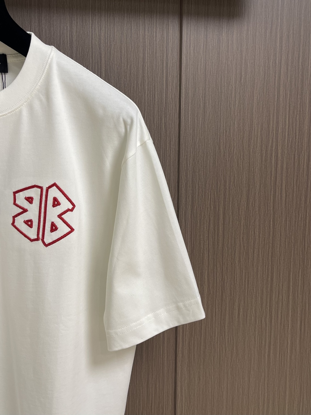 Balenciaga 前后刺绣字母logo标识短袖T恤，百分百定织定染纯棉面料 整体洗水做旧工艺 手感柔