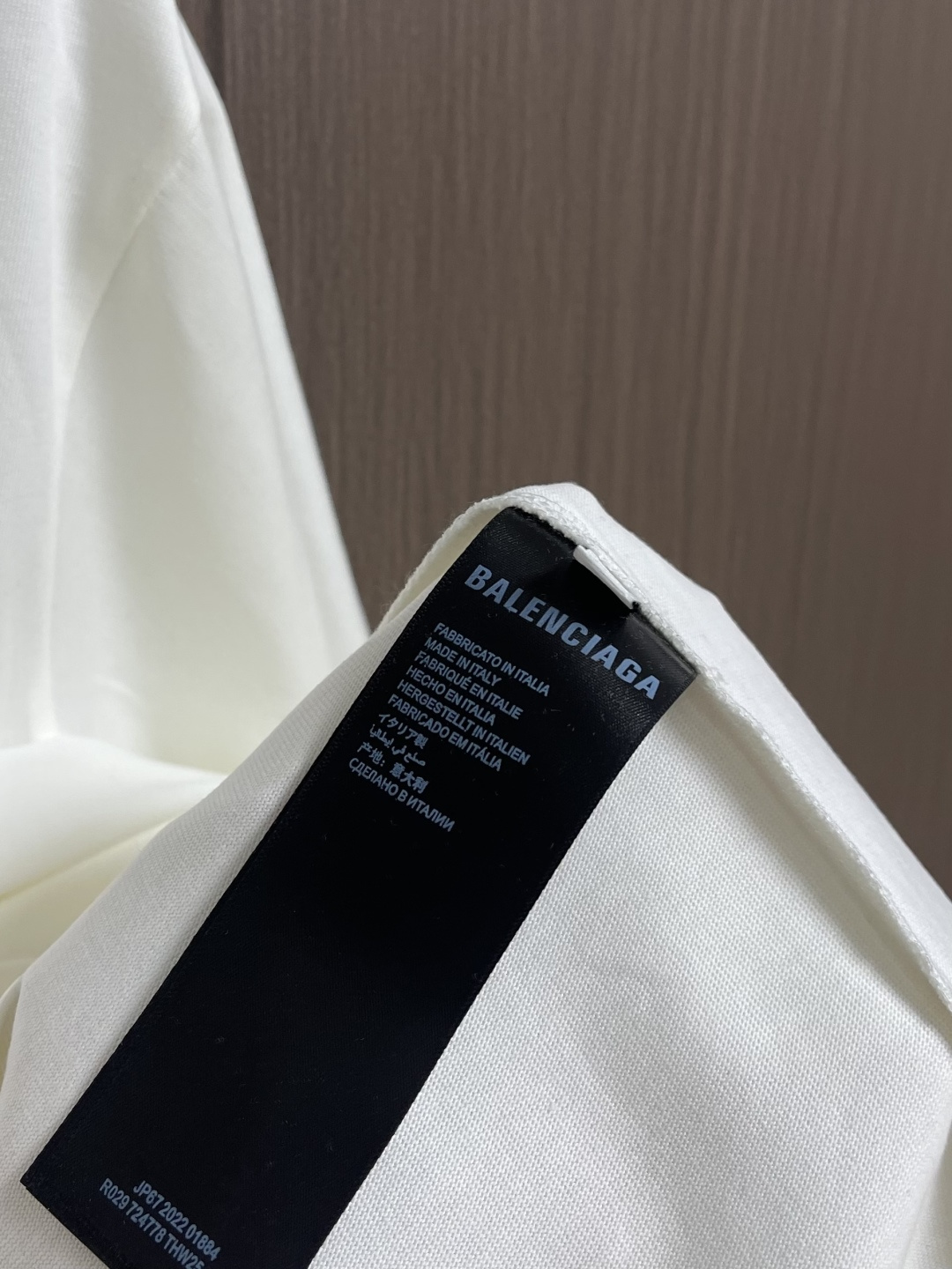 Balenciaga 前后刺绣字母logo标识短袖T恤，百分百定织定染纯棉面料 整体洗水做旧工艺 手感柔