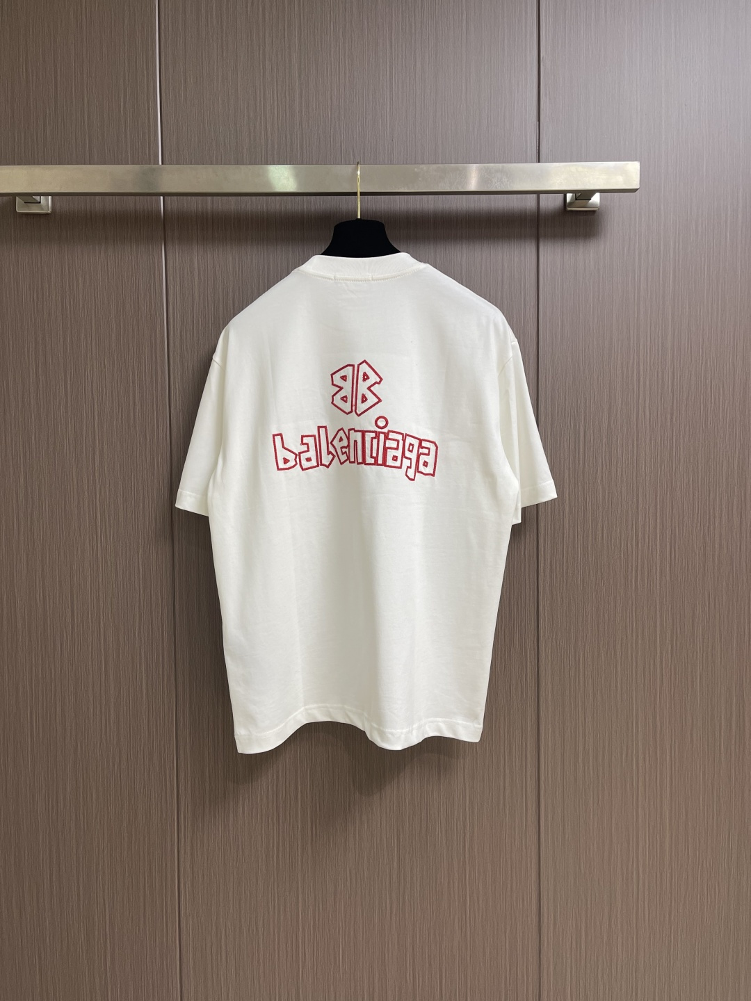 Balenciaga 前后刺绣字母logo标识短袖T恤，百分百定织定染纯棉面料 整体洗水做旧工艺 手感柔