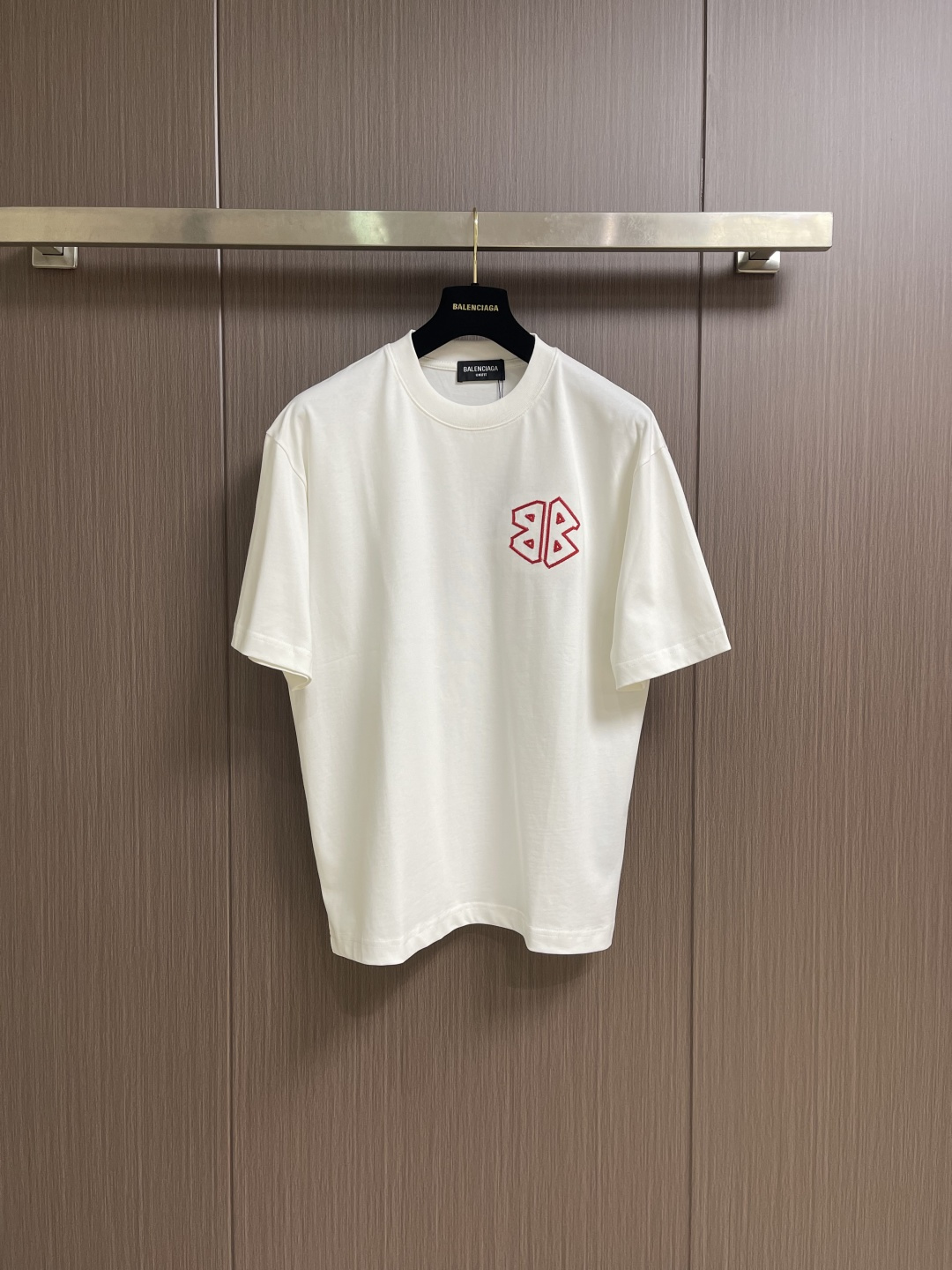 Balenciaga 前后刺绣字母logo标识短袖T恤，百分百定织定染纯棉面料 整体洗水做旧工艺 手感柔