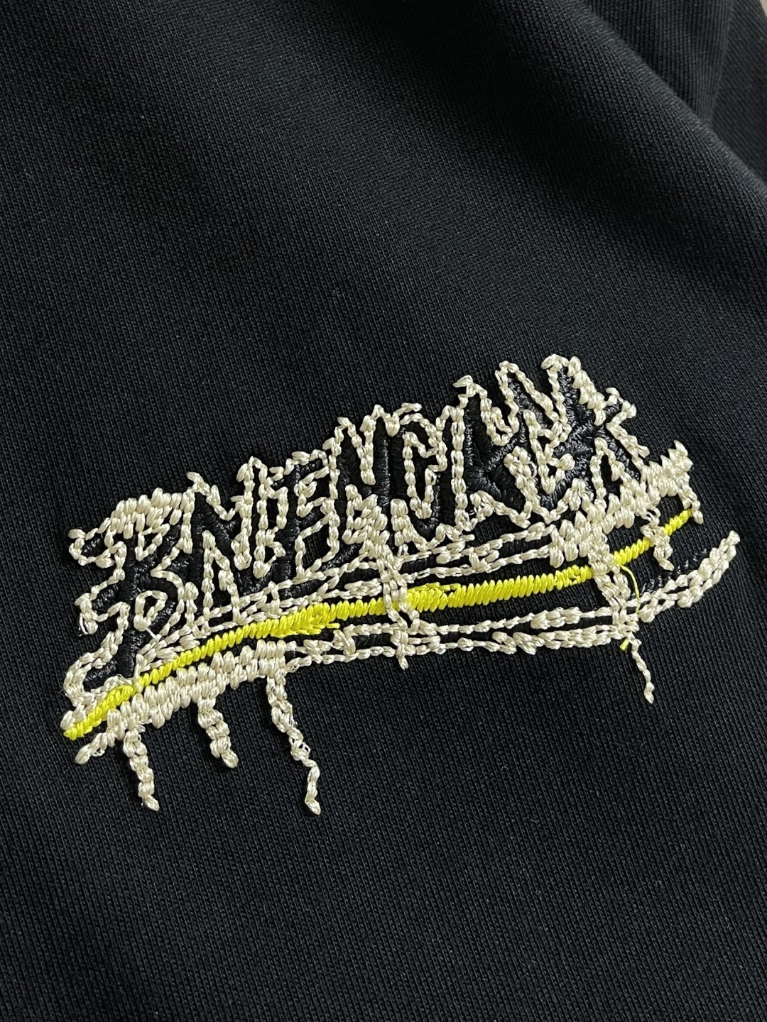Balenciaga 2026ss新款可乐海浪花刺绣短袖T恤，成衣洗水，设计感十足 ，面料采用巴黎ZP定
