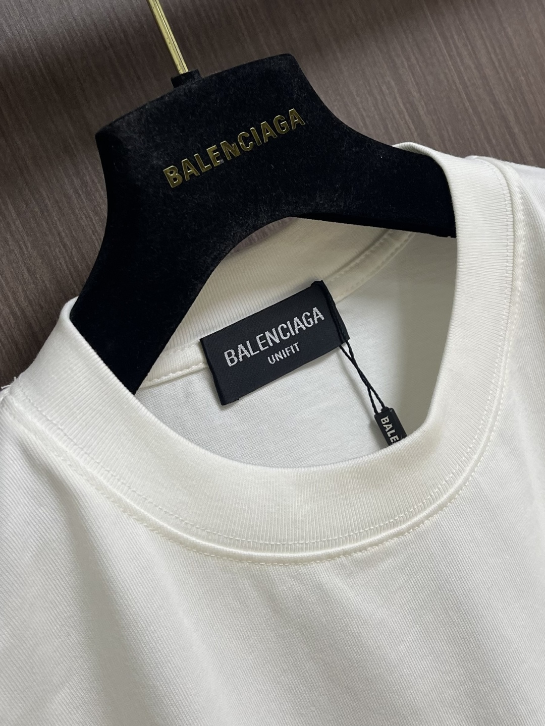 Balenciaga 2026ss新款可乐海浪花刺绣短袖T恤，成衣洗水，设计感十足 ，面料采用巴黎ZP定