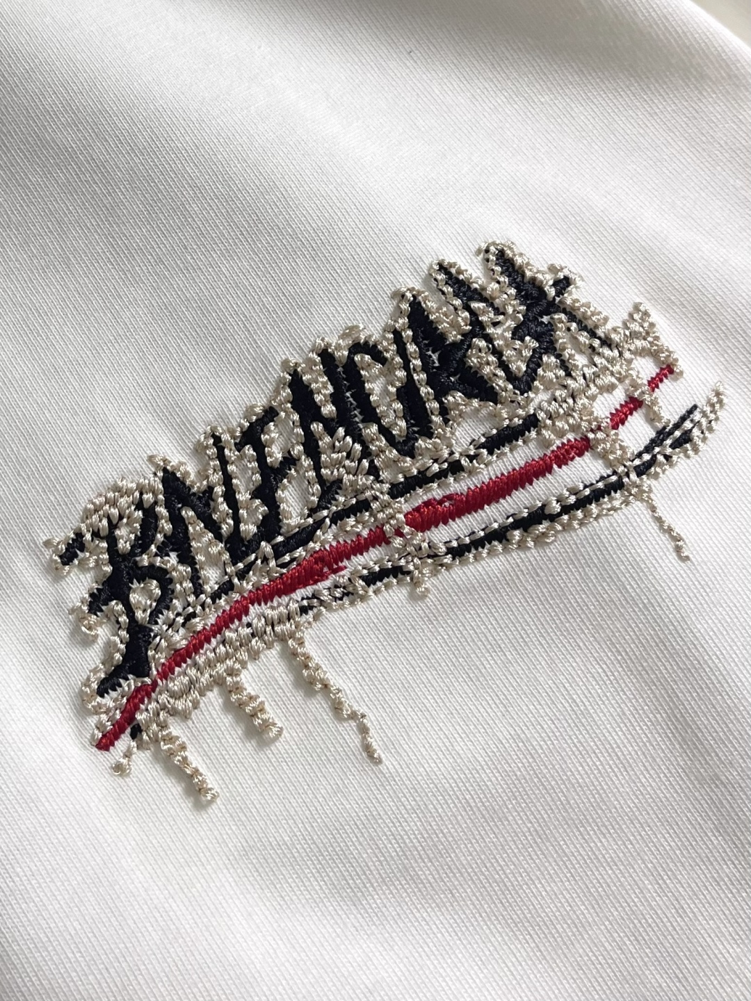 Balenciaga 2026ss新款可乐海浪花刺绣短袖T恤，成衣洗水，设计感十足 ，面料采用巴黎ZP定