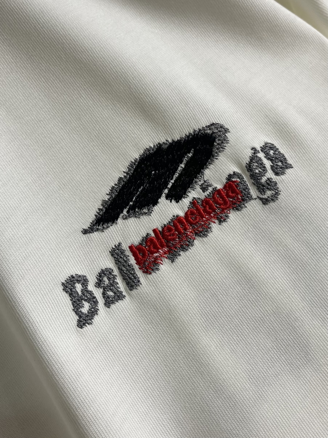 Balenciaga 刺绣logo圆领短袖T恤，定织定染百分百纯棉双股面料 成衣洗水 前幅高清扫描图案完