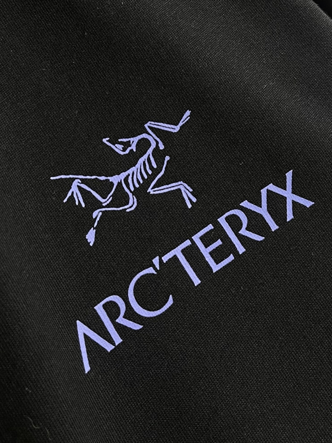 Arcteryx始祖鸟 2026SS 前后印花短袖T恤 采用60支双股，270g全棉面料。上身透气，绝不