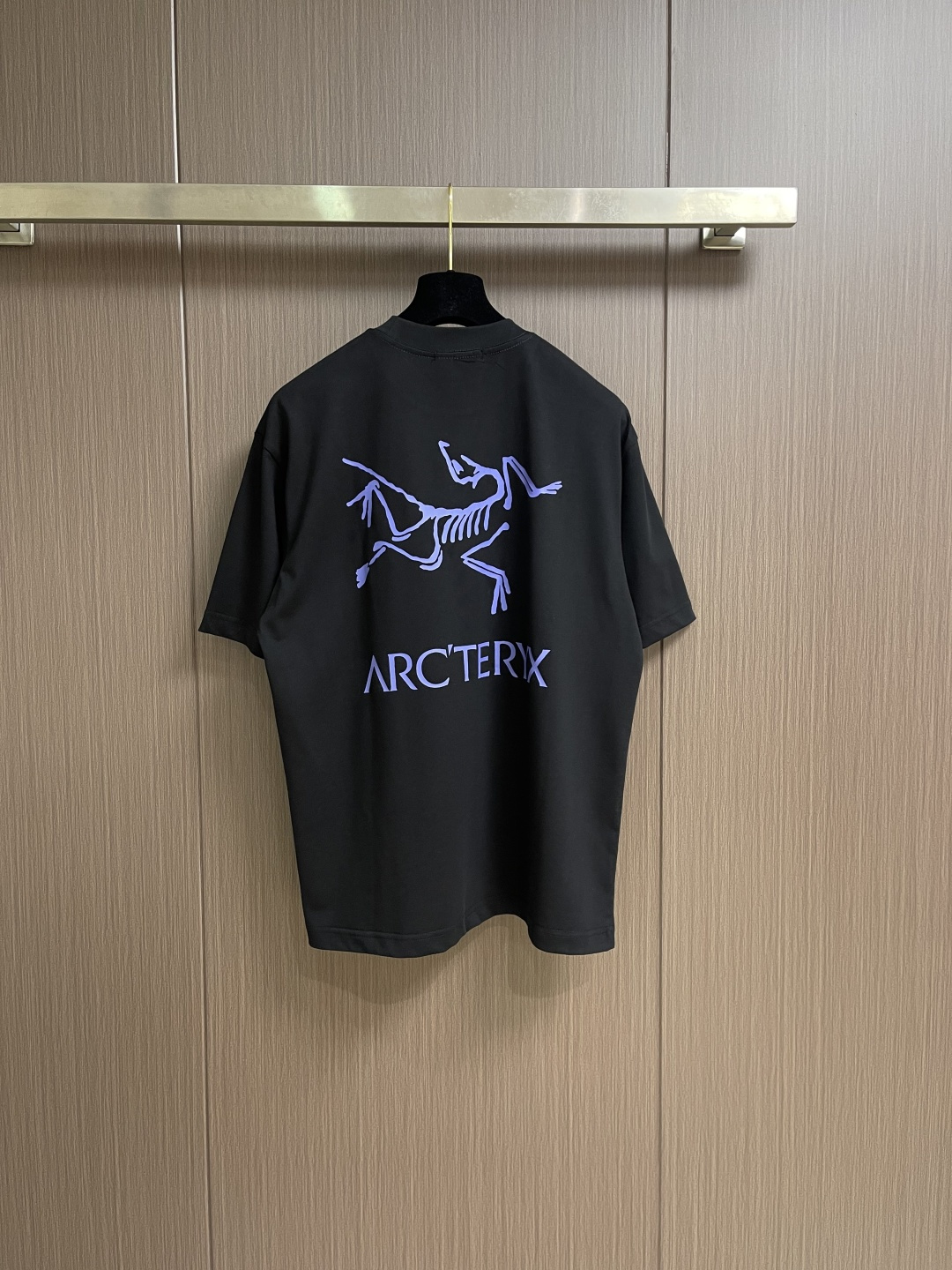 Arcteryx始祖鸟 2026SS 前后印花短袖T恤 采用60支双股，270g全棉面料。上身透气，绝不