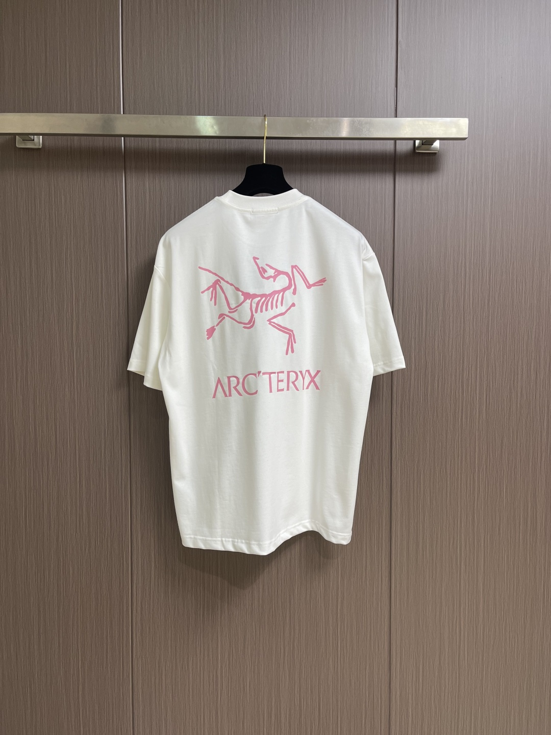 Arcteryx始祖鸟 2026SS 前后印花短袖T恤 采用60支双股，270g全棉面料。上身透气，绝不