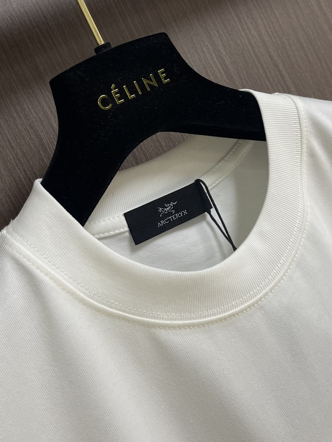 Arcteryx始祖鸟 2026SS 前后印花短袖T恤 采用60支双股，270g全棉面料。上身透气，绝不