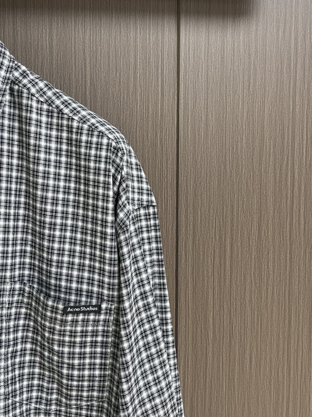 Acne Studios徽标格纹纽扣长袖衬衫，定制经26道缩绒工艺的法兰绒纹理清晰 质感十足 舒适贴肤 