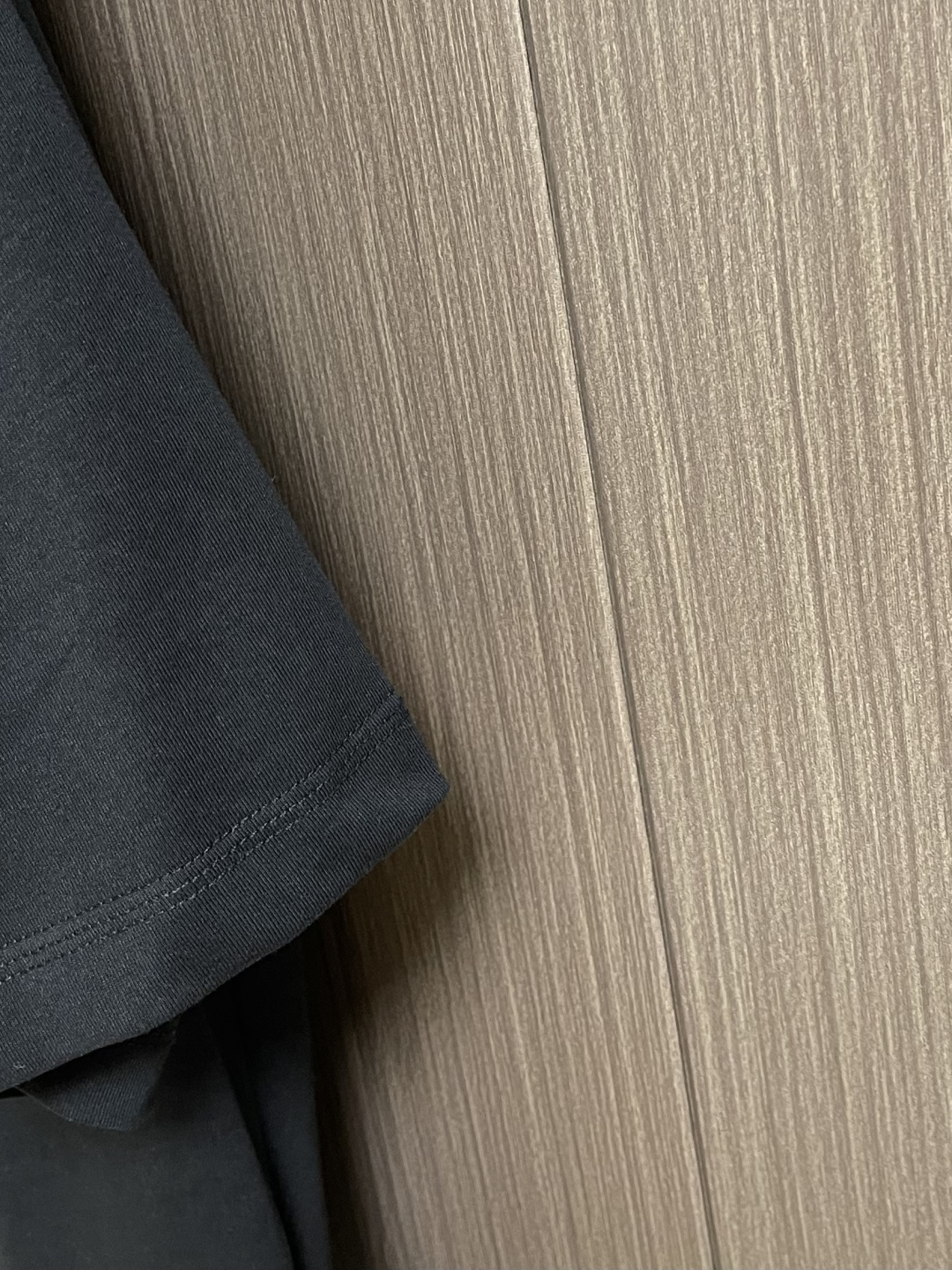 jwanderson 2026SS早春新款圆领短袖T恤！层次自然有型 能很好修饰脖子与脸型视觉上显瘦 标