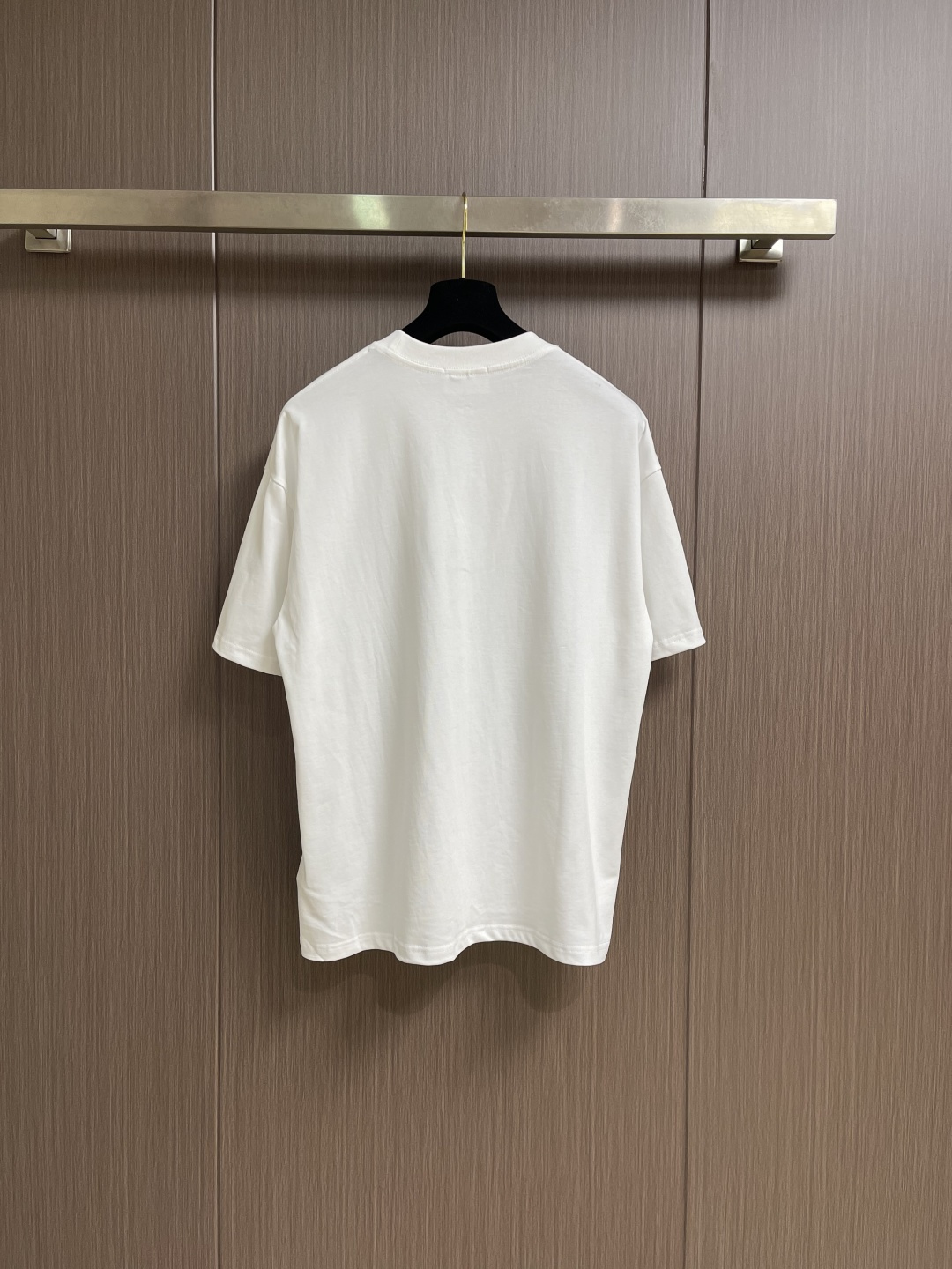 AMI 2026SS早春新款马年限定爱心马刺绣圆领T恤，定织定染纯棉300克重洗水面料，做工精细。男女同