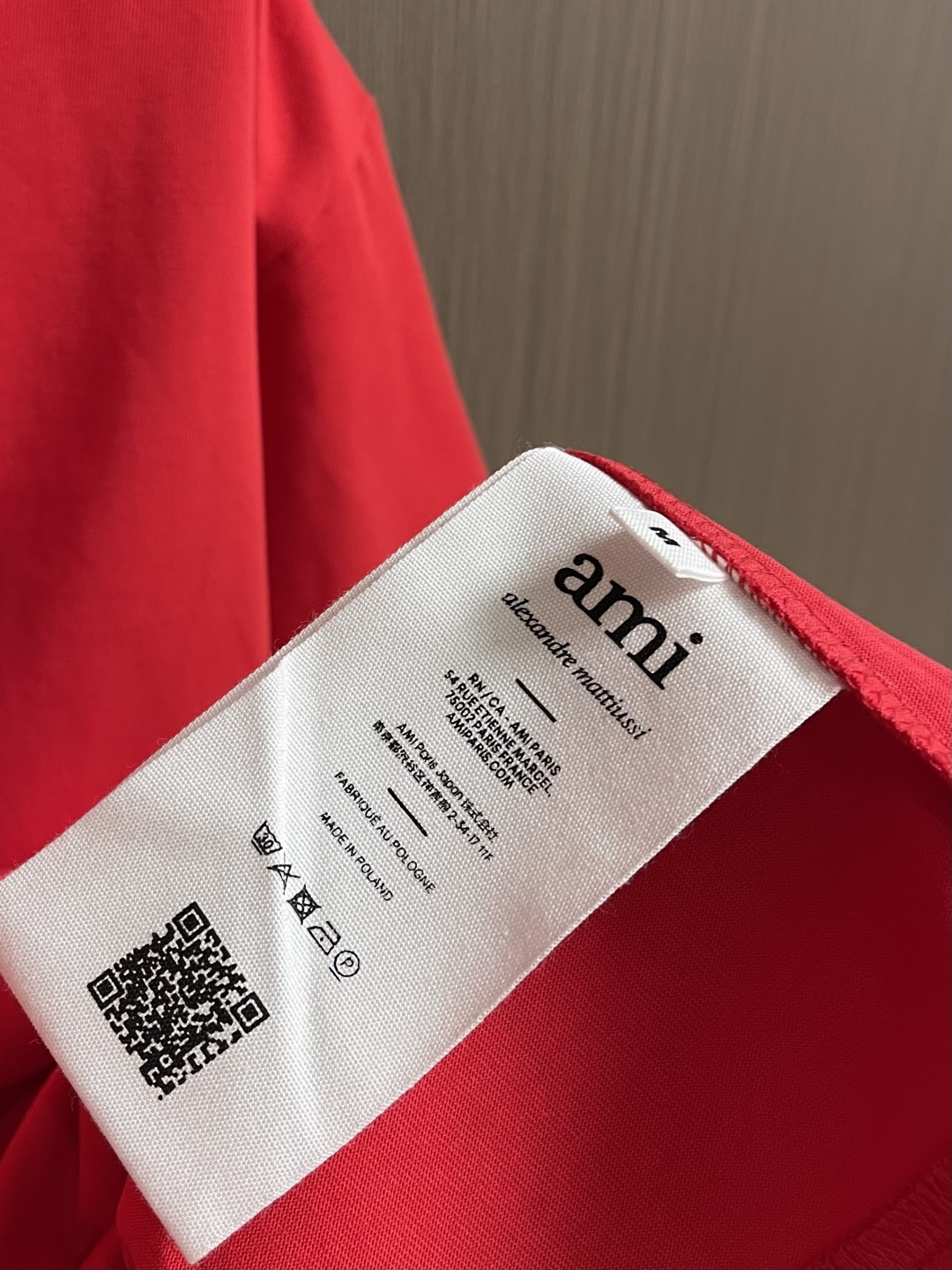 AMI 2026SS早春新款马年限定爱心马刺绣圆领T恤，定织定染纯棉300克重洗水面料，做工精细。男女同