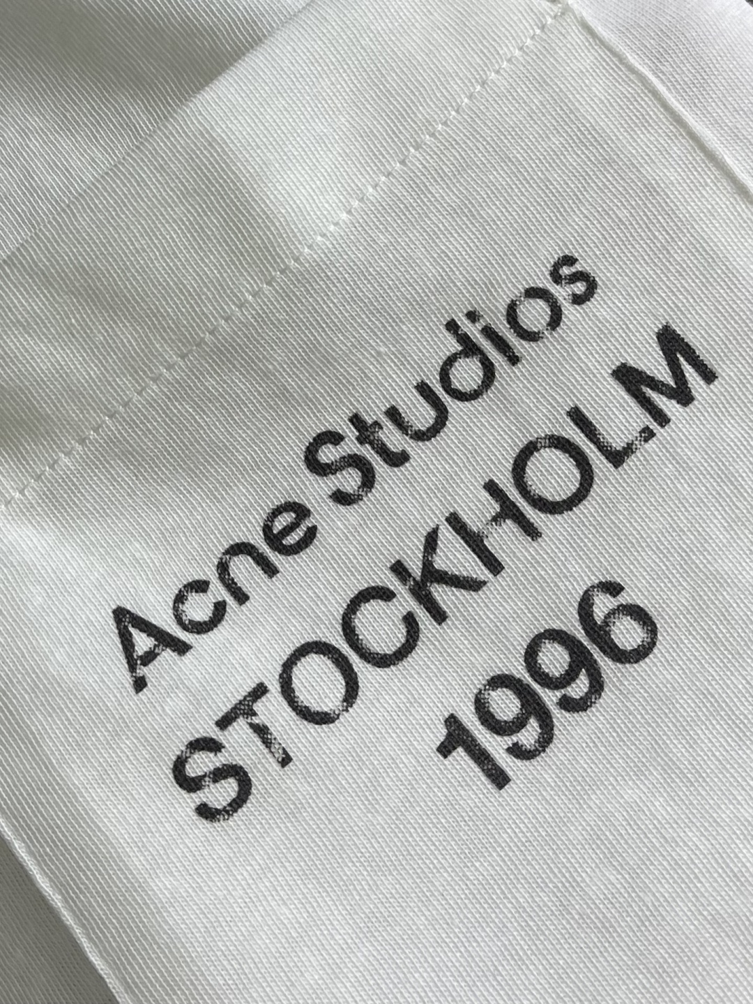 Acne Studios 徽标口袋短袖T恤 定制云絮爽滑麻棉料 柔软细腻 舒适贴肤 一抹深邃黑诠释低调奢