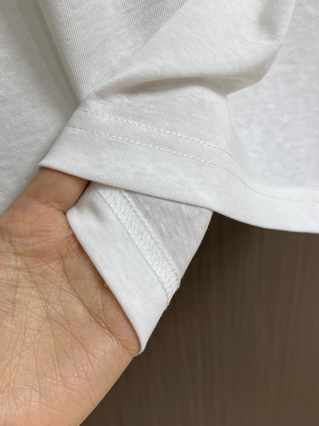 Acne Studios 徽标口袋短袖T恤 定制云絮爽滑麻棉料 柔软细腻 舒适贴肤 一抹深邃黑诠释低调奢