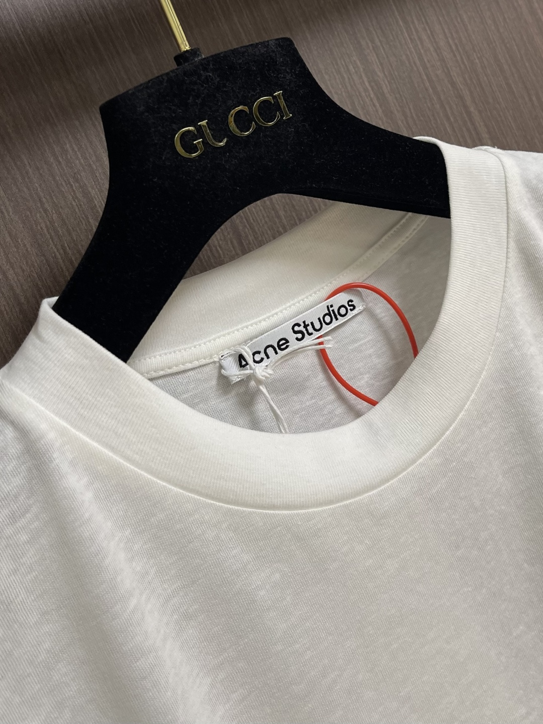 Acne Studios 徽标口袋短袖T恤 定制云絮爽滑麻棉料 柔软细腻 舒适贴肤 一抹深邃黑诠释低调奢