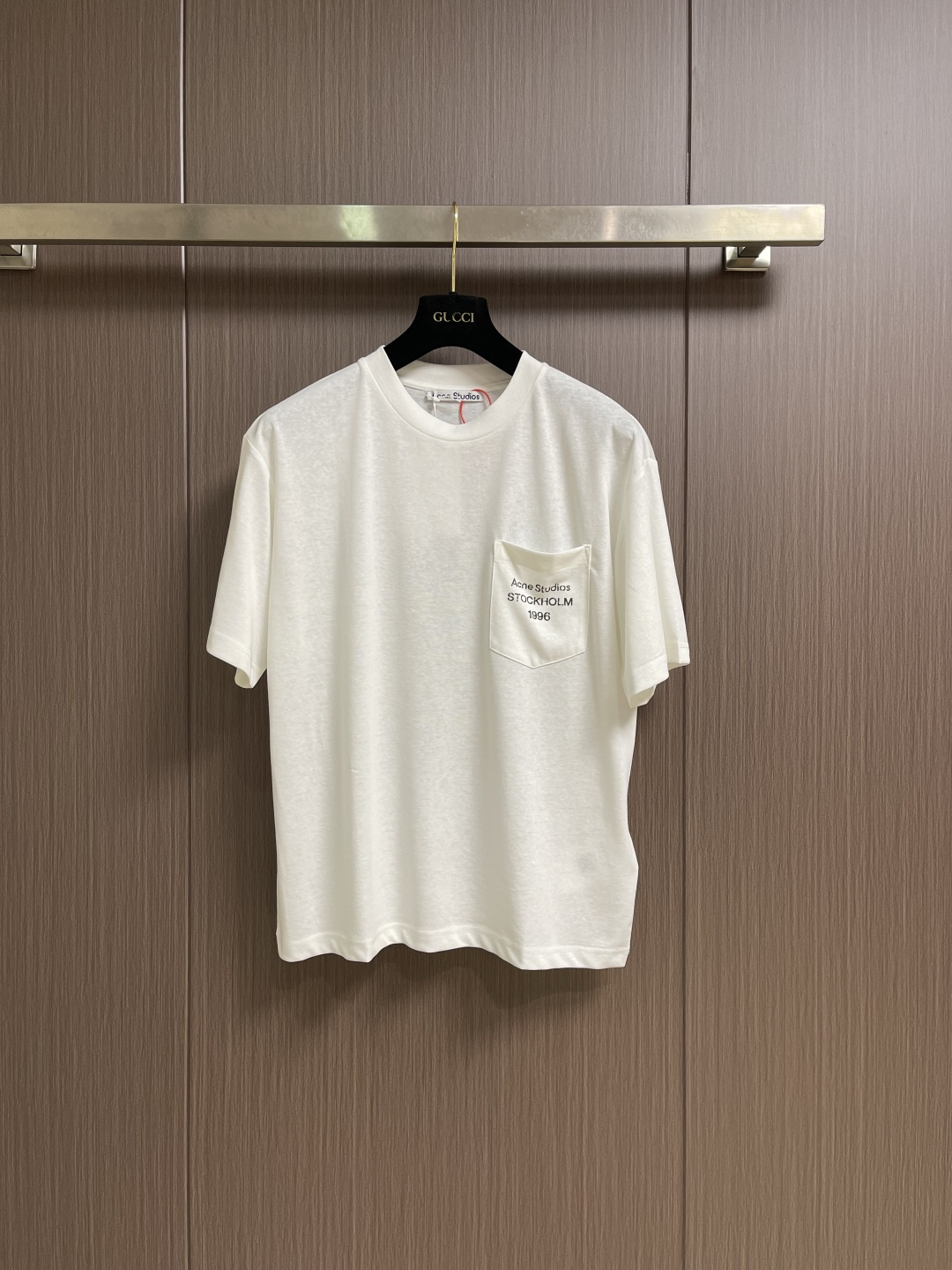 Acne Studios 徽标口袋短袖T恤 定制云絮爽滑麻棉料 柔软细腻 舒适贴肤 一抹深邃黑诠释低调奢