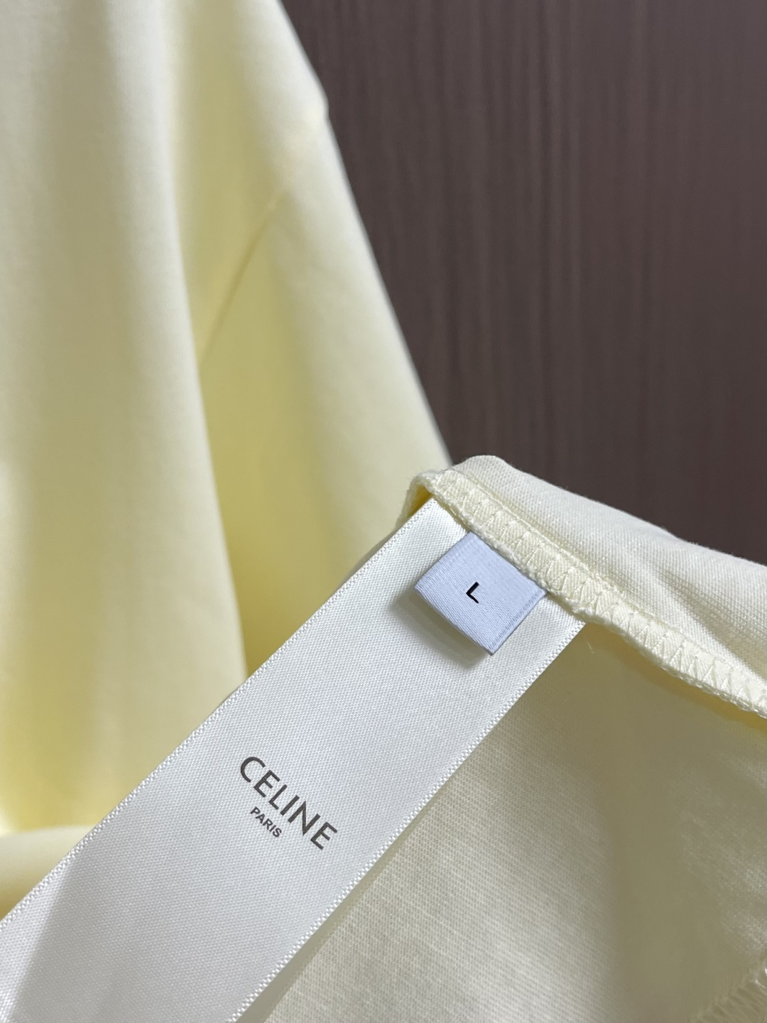 Celine 经典款刺绣logo标识短袖T恤，面料采用170克50支双股 手感柔软 舒适亲肤 简单到极致