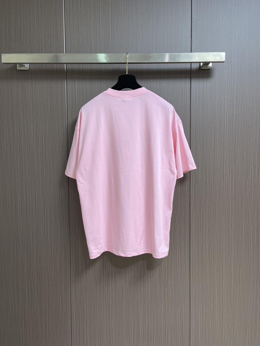 Celine 经典款刺绣logo标识短袖T恤，面料采用170克50支双股 手感柔软 舒适亲肤 简单到极致