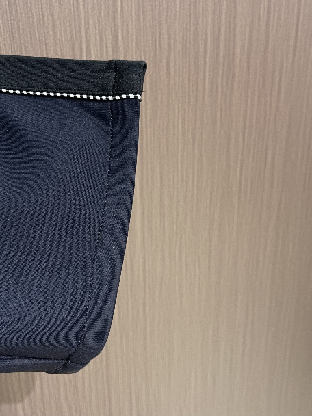 LOEWE 经典标针织运动休闲卫裤，情侣款卫裤推荐lw经典anagram标识点缀，识别度非常高 裤装整体