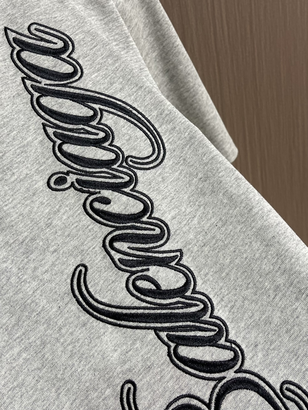 BALENCIAGA 印花logo标识短袖T恤，定织面料工艺洗水处理 高克重300克面料 质感十足 布面