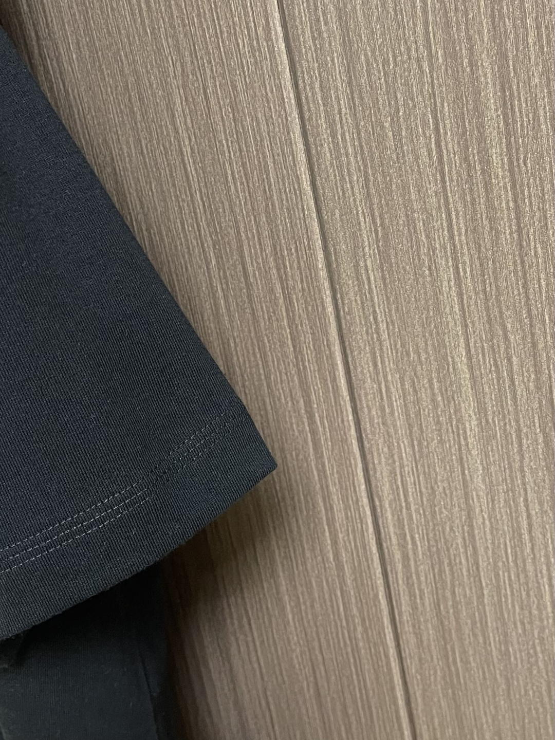 Loewe 2026ss春夏新款 罗意威刺绣logo标识胸前圆领T恤， 260g 32支双纱平纹纯棉面料