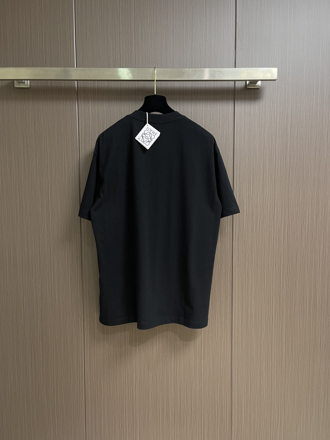 Loewe 2026ss春夏新款 罗意威刺绣logo标识胸前圆领T恤， 260g 32支双纱平纹纯棉面料