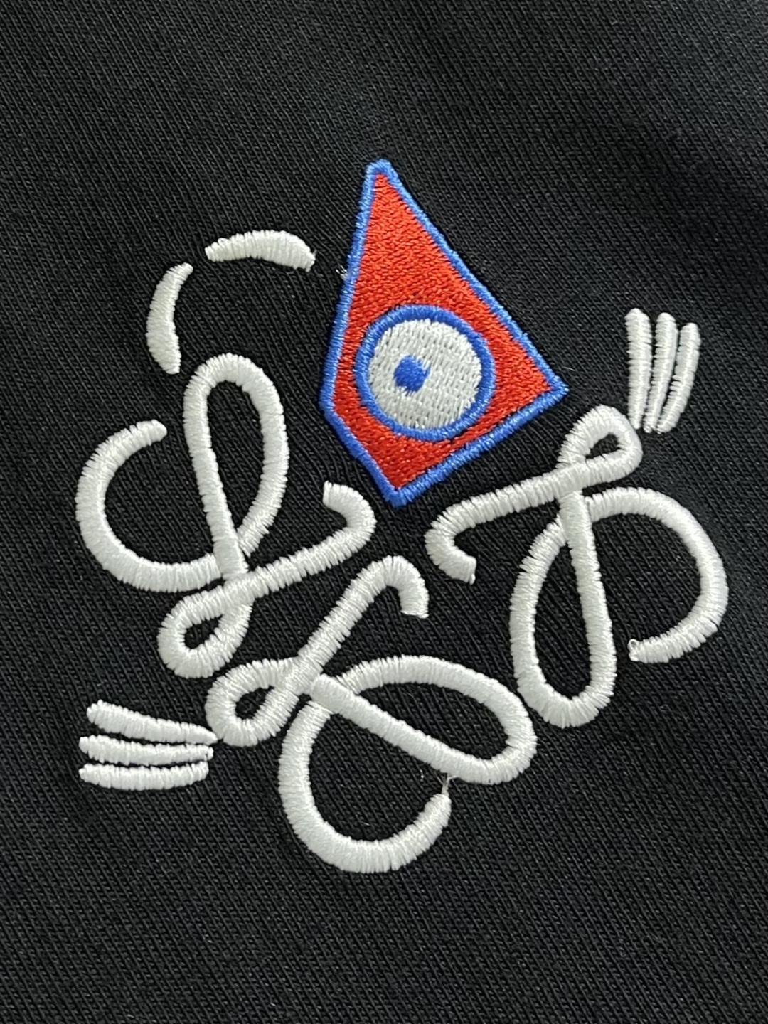 Loewe 2026ss春夏新款 罗意威刺绣logo标识胸前圆领T恤， 260g 32支双纱平纹纯棉面料