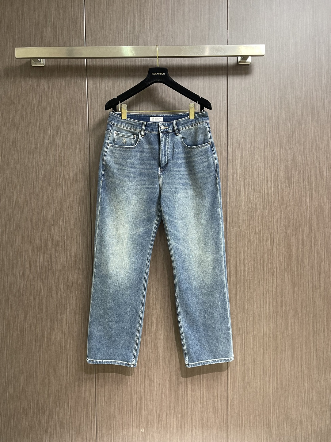 NO:744122,BrunelloCucinelli BC men's casual jeans, 2026SS early spring new style, perfectly hemmed inside, customized original hardware, exquisite leather label on the back, imported denim fabrics supplied by customers, wide version, versatile upper body. Size 29-30-31-32-33-34-36,, brunello cucinelli,jeans,19860909BrunelloCucinelli BC 男士休闲牛仔裤,2026SS早春新款,内里完美包边,定制原版五金,背面精美皮牌,客供进口牛仔面料,版型挺阔 上身百搭.尺码29-30-31-32-33-34-36,,brunello cucinelli,jeans,,Men's clothing