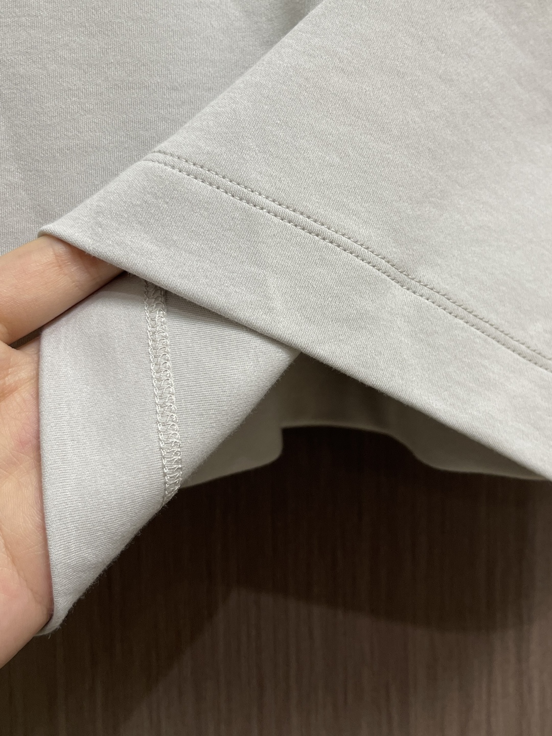 Loro piana Loro Piana 2026ss新款胶印标识纯色圆领短袖T恤， 百搭款式 任何人