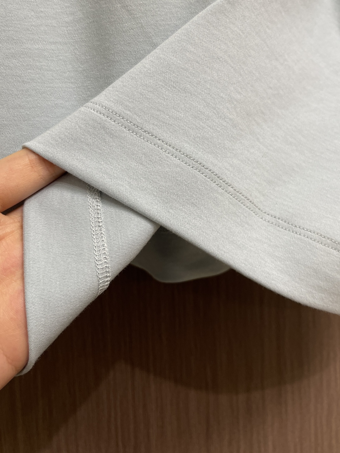 Loro piana Loro Piana 2026ss新款胶印标识纯色圆领短袖T恤， 百搭款式 任何人