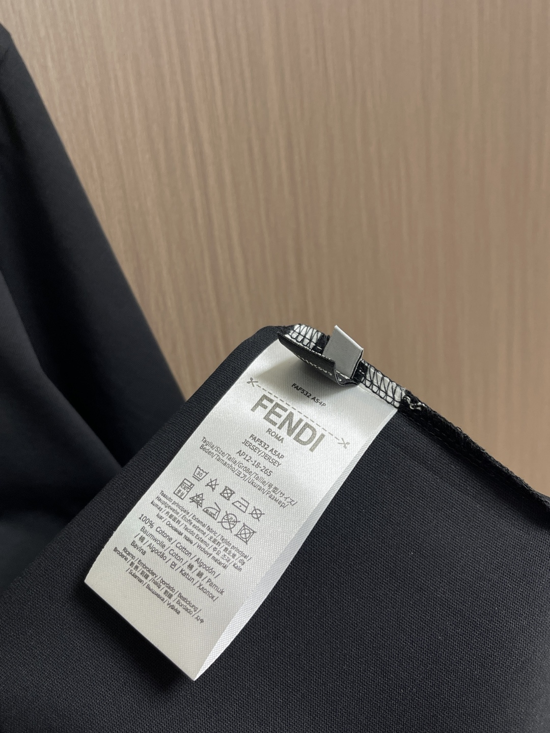 Fendi 2026ss早春新款 贴布章仔刺绣短袖T恤，轻奢主义，男女日常通勤穿搭必备单品，320克10