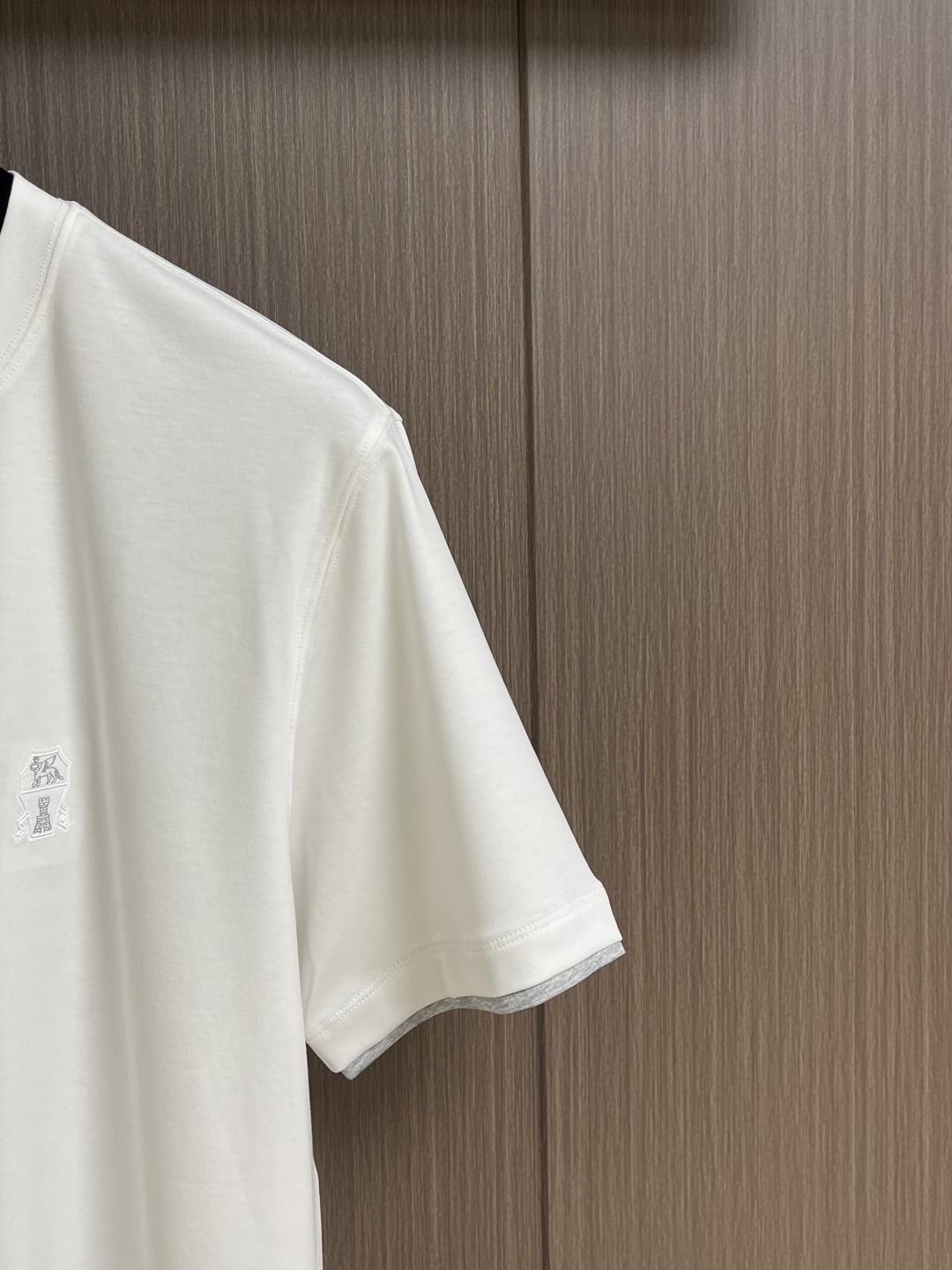 Brunello Cucinelli BC 胸前刺绣假两件圆领短袖T恤，2026SS早春新款短袖 男士日