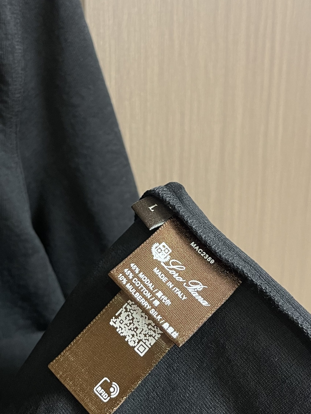 Loro piana LoroPiana 2026ss早春新款短袖T恤打底衫，全品相！采用胸前logo口