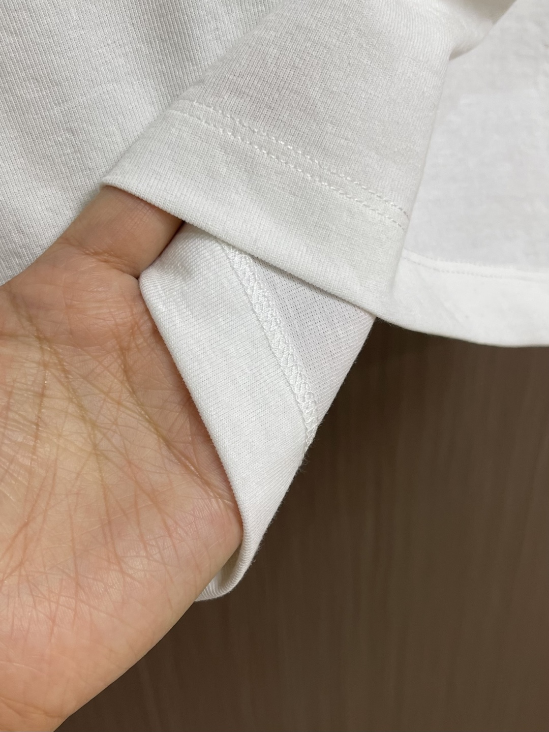 Loro piana LoroPiana 2026ss早春新款短袖T恤打底衫，全品相！采用胸前logo口