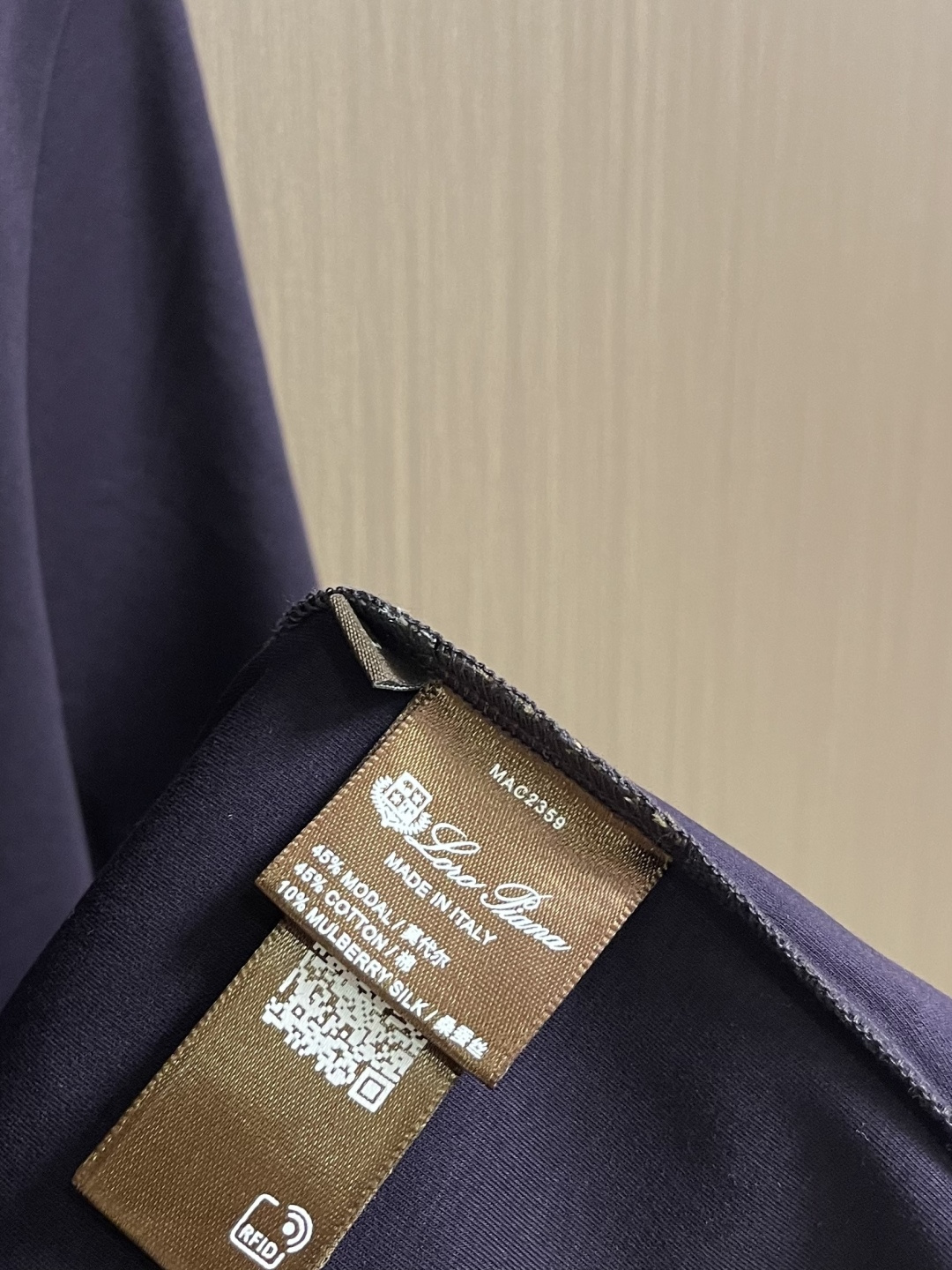 Loro piana Loro Piana 2026ss新款领口撞色圆领短袖T恤， 百搭款式 任何人都可