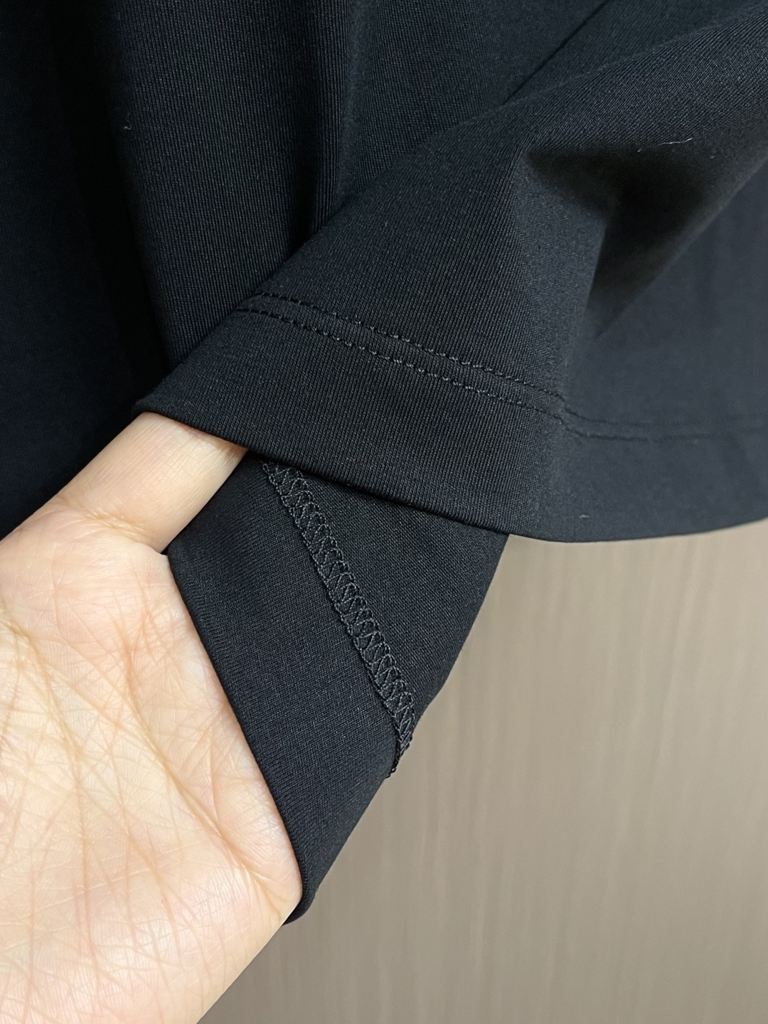 Zegna 2026SS 压印logo标识净色短袖T恤。定制60支三股平纹精棉面料 极致柔软舒适 高端大
