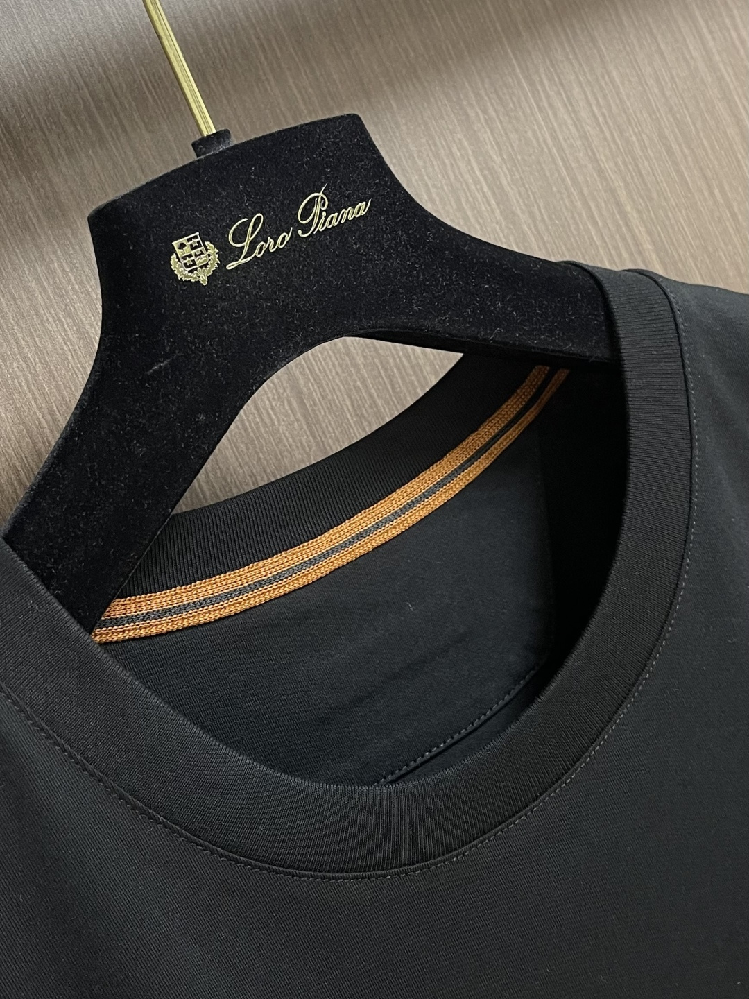 Zegna 2026SS 压印logo标识净色短袖T恤。定制60支三股平纹精棉面料 极致柔软舒适 高端大